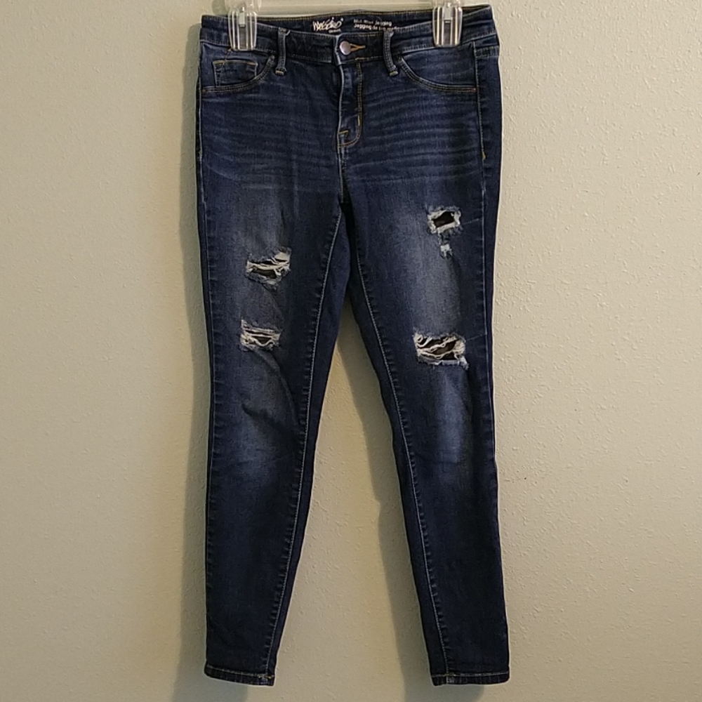 High waisted dark blue jeans